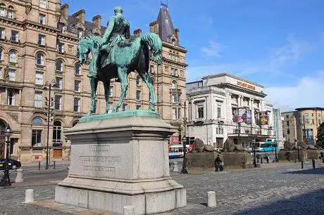 Photo de Prince Consort Albert Equestrian Statue