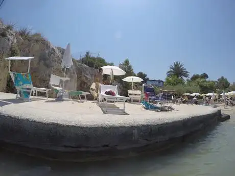 Photo de Grotta di Cala San Giovanni