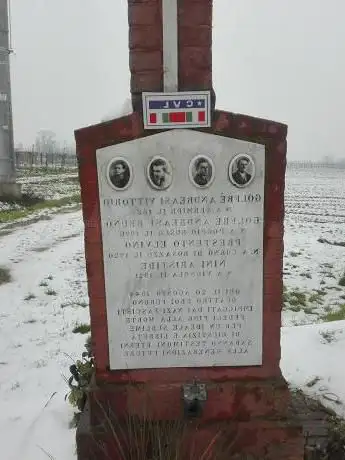Photo de Monumento ai Martiri del 20 Agosto 1944