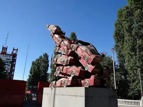 Photo de Monumento alla Ferrari Imola