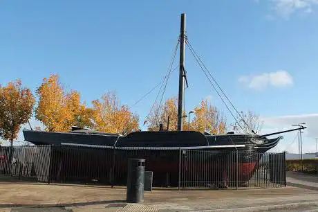Photo de Replica Of The Comet