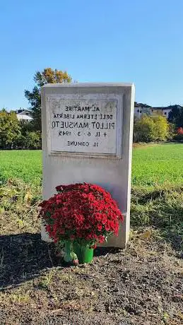 Cippo in memoria di Mansueto Pillot