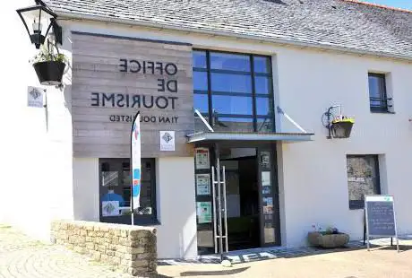 Photo de Saint-Thégonnec tourist information center