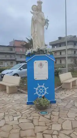 Photo de Spiaggia Gioia Tauro
