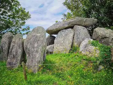 Dolmen à enceinte du Cosquer