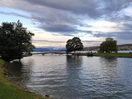 Photo de Lake promenade