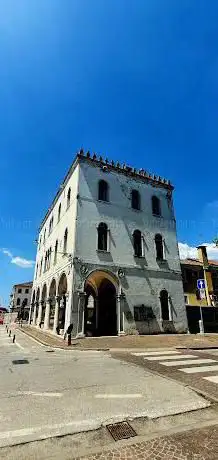 Photo de Palazzo della Loggia