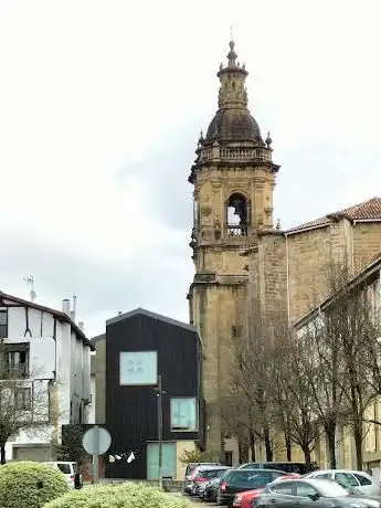 Photo de San Salbatore parrokia