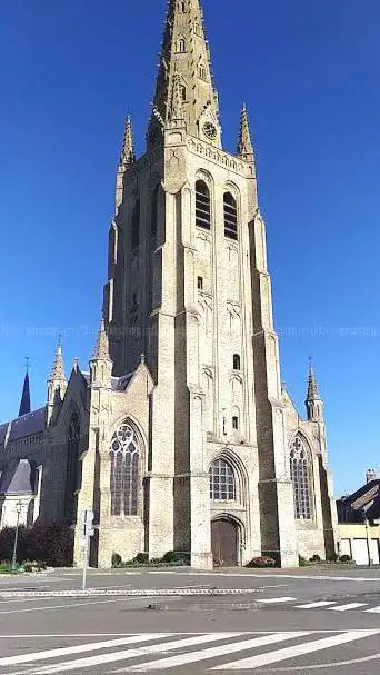 Église catholique Saint-Vaast à Hondschoote