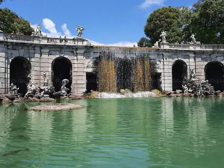 Photo de Fountain of Aeolus
