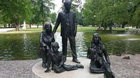 Monument Trento Family