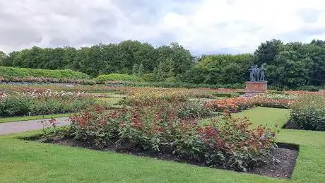 Photo de Queen Mother Rose Garden