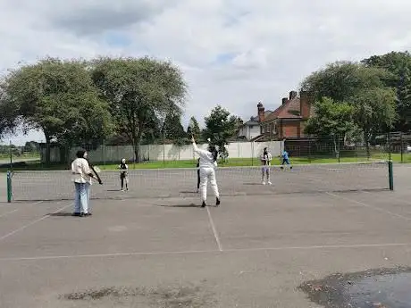 Photo de Gilbertstone Recreation Ground