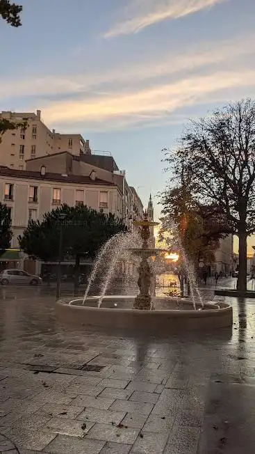 Photo de square de la place de la Réunion