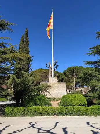 Photo de Plaça Montserrat Canals