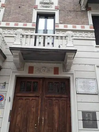 Lapide a ricordo di Guido Gozzano