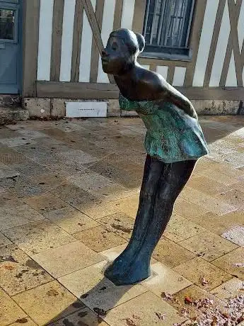 Photo de La jeune fille donnant un baiser