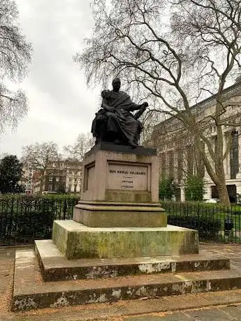 Photo de Charles James Fox Statue