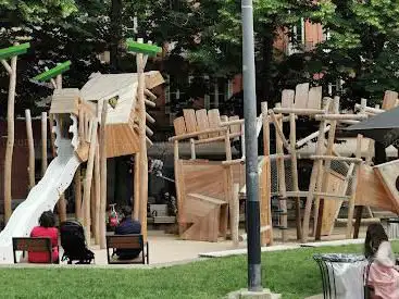 Photo de Aire De Jeu De La Place Saint Georges