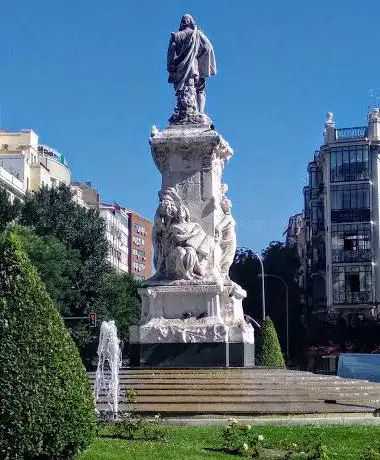 Photo de Monument to Quevedo