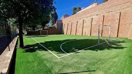 Campo da Calcetto sotto le mura.