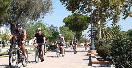 DoñaBike tours en bicicleta eléctrica de montaña para toda la familia