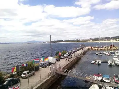 AROUSA NÃUTICA. Escuela de navegación y náutica de recreo.