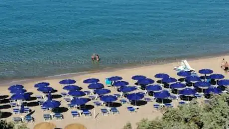 Stabilimento Balneare Lido Di Scivu Beach