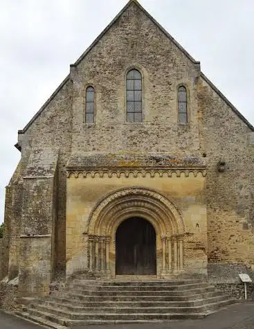 ?glise Saint-Aubin de Bazouges-sur-le-Loir