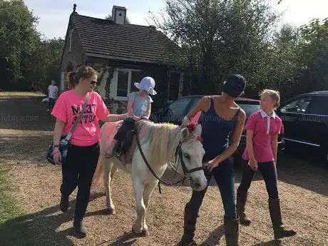 Photo de Holly Bush Stables