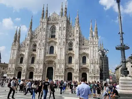 Photo de Piazza Mercanti
