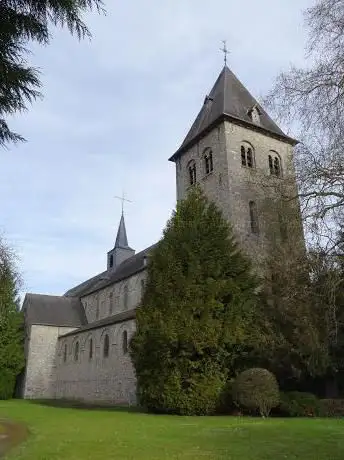 Église abbatiale Saint-Pierre d'Hastière