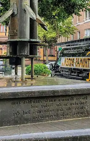 Brunnen zum Andenken an die Weber und Scherer