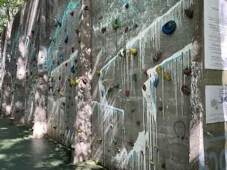 Mur d'Escalade - Parc de la poudrerie de Sevran