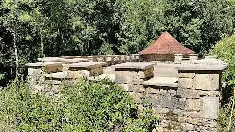Ruines de la forteresse de Montéclair