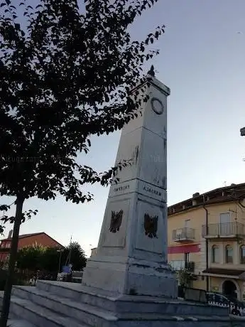 Photo de Obelisco di Garibaldi