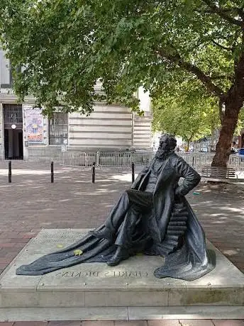 Photo de Charles Dickens Statue