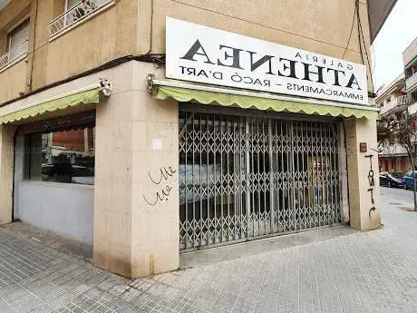 Photo de Galeria Athenea – Marcs motllures, quadres i emmarcament de