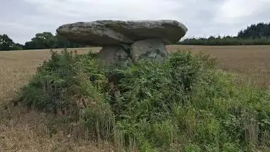 Dolmen De Penquellenec