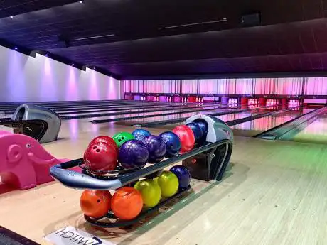 Bax Bowling