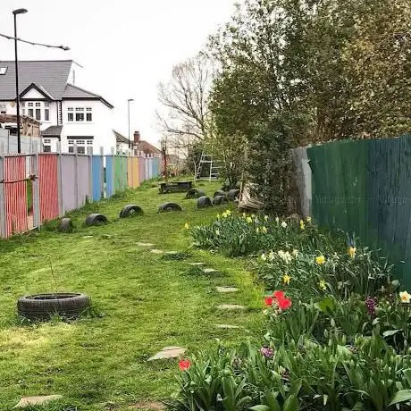 Photo de Love Lane Green