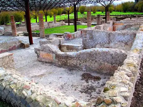 Photo de Parco archeologico dell'antica Abellinum