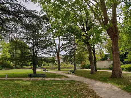 Photo de Square Alexandre Ribot