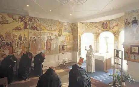 Photo de Servants of the Will of God (CSWG) - Monastery of the Holy Trinity Crawley Down
