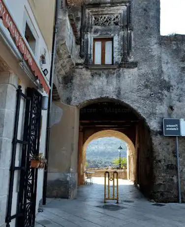 Photo de Finestra Catalana Historic Building