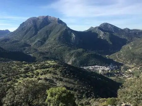 Photo de Pico AlbarracÃn (975 m)