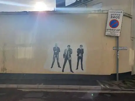 Muse mural by Mos