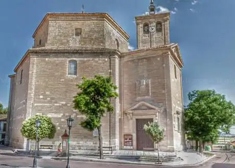 Photo de Iglesia de San Pedro Apóstol