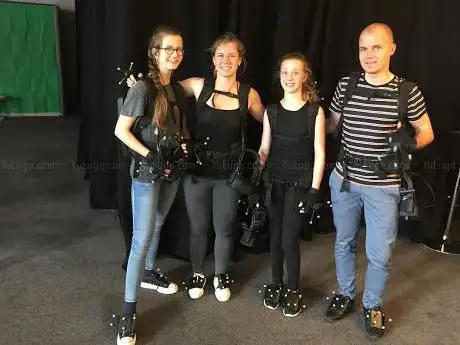 Virtual Reality VR Center Escape Room und Laser Tag