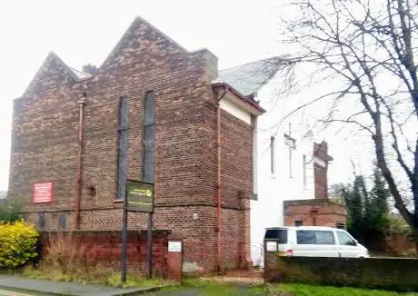 Photo de St Thomas The Apostle C Of E Church